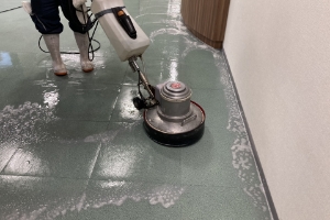 床面洗浄・ワックス仕上げ